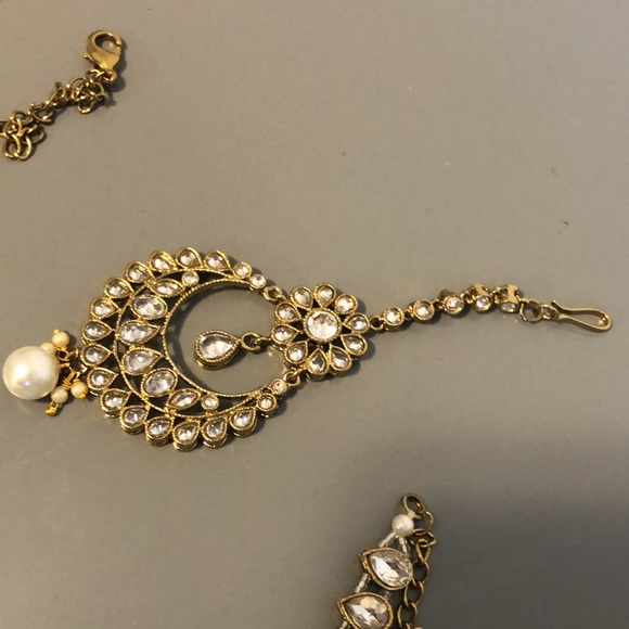 Indian Jewellery (not real gold or diamonds) - Picture 3 of 3